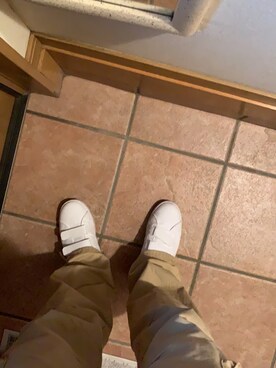 「adidas（アディダス）のアイテム（スニーカー、ホワイト系）」を使った、 NEOakiradjさん（メンズ・180cm）の秋コーディネート