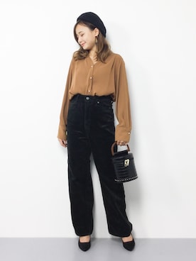 「UR SELECT（ユーアールセレクト）の【2way】スタッズポーチポシェット（ショルダーバッグ）」を使った、  𝑅𝐼𝑁𝐴さん（レディース・150cm）の秋コーディネート