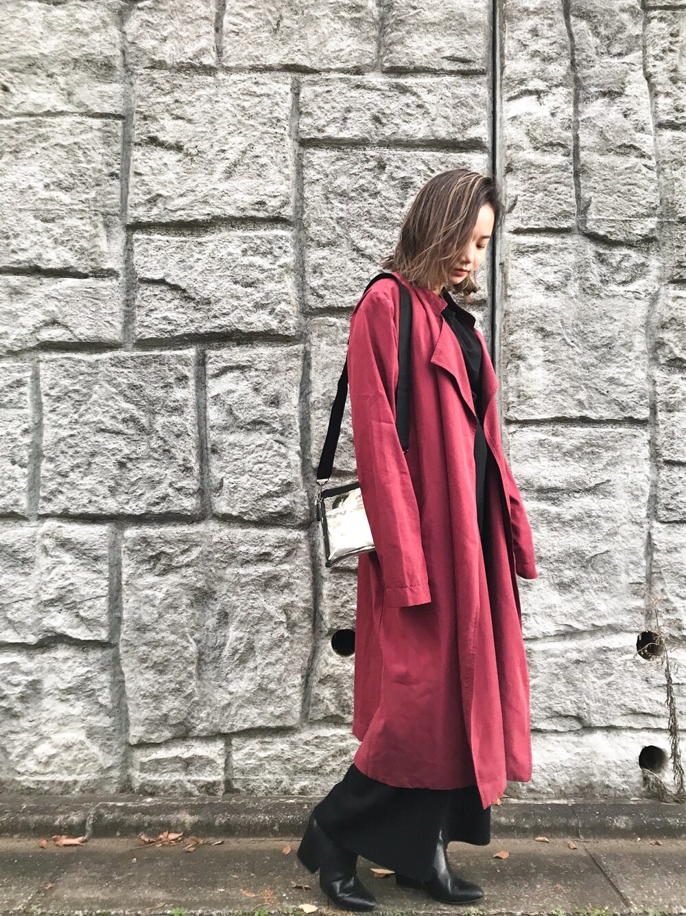 「シンプルコーデ、大人カジュアル、カジュアルコーデ、ootd、黒、ワイドパンツ、トレンチコート、低身長、秋冬コーデ、オトナカジュアル」｜「American Apparelのアイテム（トレンチコート、ピンク系）」を使った、  𝑅𝐼𝑁𝐴さん（レディース・150cm）の秋コーディネートの1枚目の写真