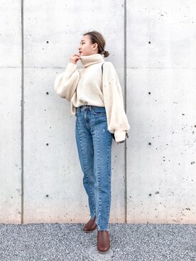 「select MOCA（セレクトモカ）の【GISELe4月号掲載】【GISELe12月号掲載】センタープレスストレートヘムラインカットオフダメージ加工デニム（デニムパンツ）」を使った、  𝑅𝐼𝑁𝐴さん（レディース・150cm）の冬コーディネート