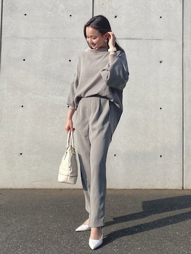 「サテンパンツ」｜「アイテム（アナログ腕時計）」を使った、  𝑅𝐼𝑁𝐴さん（レディース・150cm）の春コーディネート