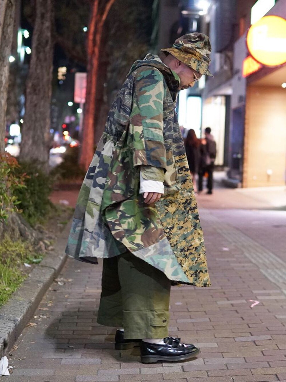 「motokitanaka、M-47、camouflage、poncho、dead stock、ordermade」｜「motokitanakaのアイテム（ポンチョ、その他）」を使った、junk7629さん（メンズ・169cm）の春コーディネートの1枚目の写真
