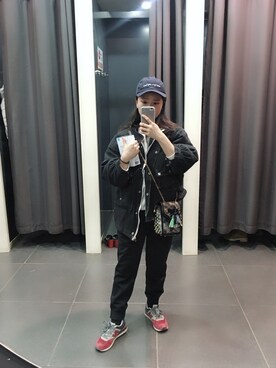 「新百伦のアイテム（スニーカー、その他）」を使った、怪li美少女_さん（レディース）の春コーディネート