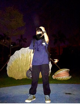 「匡威のアイテム（スニーカー、グリーン系）」を使った、LOK、sixさん（メンズ）の夏コーディネート