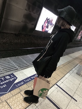 「Yohji Yamamoto（ヨウジヤマモト）のアイテム（パーカー）」を使った、Ｒ Ｅ Ｎさん（レディース・155cm）の冬コーディネート