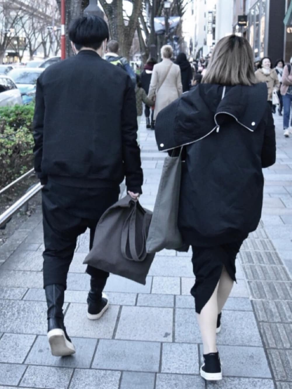 「RICK OWENS、RickOwens×adidas、drkshdw、ALL BLACK、Chrome Hearts」｜「DRKSHDW by RICK OWENSのアイテム（ダウンジャケット/コート、ブラック系）」を使った、Ｒ Ｅ Ｎさん（レディース・155cm）の冬コーディネートの1枚目の写真
