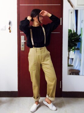「UNIQLO（ユニクロ）のアイテム（チノパンツ、ベージュ系）」を使った、Jamie Woodさん（レディース・157cm）の冬コーディネート