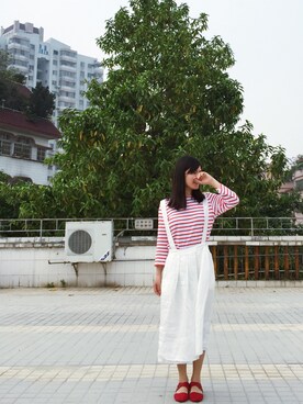 「SAINT JAMES（セントジェームス）のアイテム（Tシャツ/カットソー、レッド系）」を使った、Jamie Woodさん（レディース・157cm）の春コーディネート