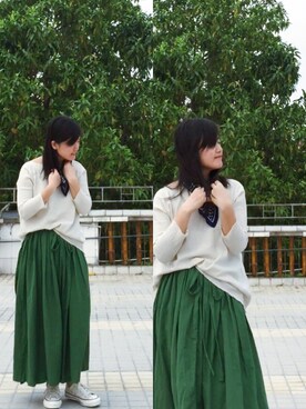 「POOL（プール）のアイテム（スカート、グリーン系）」を使った、Jamie Woodさん（レディース・157cm）の春コーディネート
