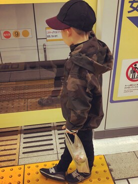 「おでかけ」｜「アイテム（その他アウター）」を使った、kemuuuさん（キッズ・100cm）の春コーディネート