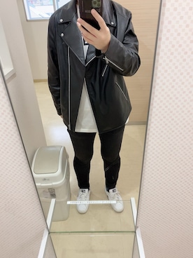 「ボーイッシュ」｜「アイテム（ライダースジャケット）」を使った、漣 新史朗🐬さん（レディース・169cm）の秋コーディネート