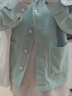 「アイテム（デニムジャケット、グリーン系）」を使った、iteoさん（レディース・143cm）の秋コーディネート