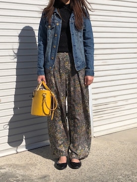 「花柄パンツ」｜「アイテム（デニムジャケット）」を使った、munmun☺︎さん（レディース・160cm）の春コーディネート