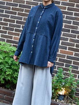 「BASCOのアイテム（シャツ/ブラウス、ブルー系）」を使った、basco_kusakanmuriさん（レディース）の秋コーディネート