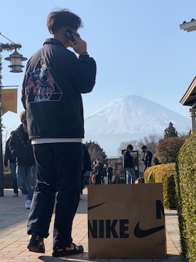 「palace」｜「アイテム（その他アウター）」を使った、Atsuさん（メンズ・179cm）の春コーディネート