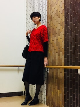 「おおぶりピアス」｜「アイテム（ニット/セーター）」を使った、caedeさん（レディース・167cm）の秋コーディネート