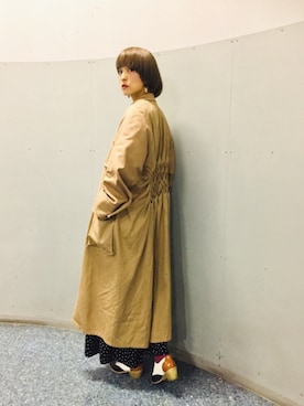 「おおぶりピアス」｜「アイテム（トレンチコート）」を使った、caedeさん（レディース・167cm）の秋コーディネート