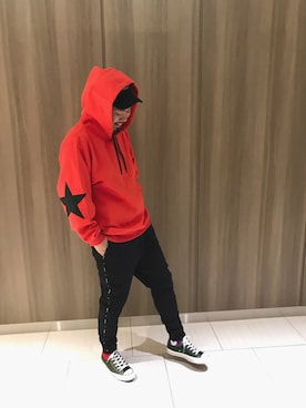「CONVERSE TOKYO（コンバーストウキョウ）のアイテム（キャップ）」を使った、とみーさん（メンズ・179cm）の冬コーディネート