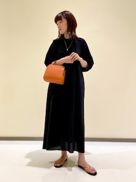 「アイテム（ショルダーバッグ、オレンジ系）」を使った、minako.tさん（レディース・167cm）の夏コーディネート