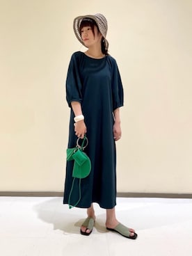 「アイテム（バングル/リストバンド）」を使った、minako.tさん（レディース・167cm）の夏コーディネート