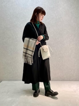 「アイテム（イヤリング）」を使った、minako.tさん（レディース・167cm）の冬コーディネート