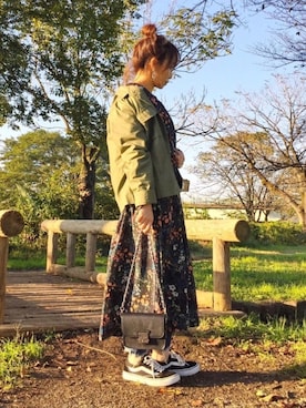 「Ungrid（アングリッド）のインディゴフレイドヘムストスリ（デニムパンツ）」を使った、𝑠𝑢𝑧𝑢さん（レディース・158cm）の秋コーディネート