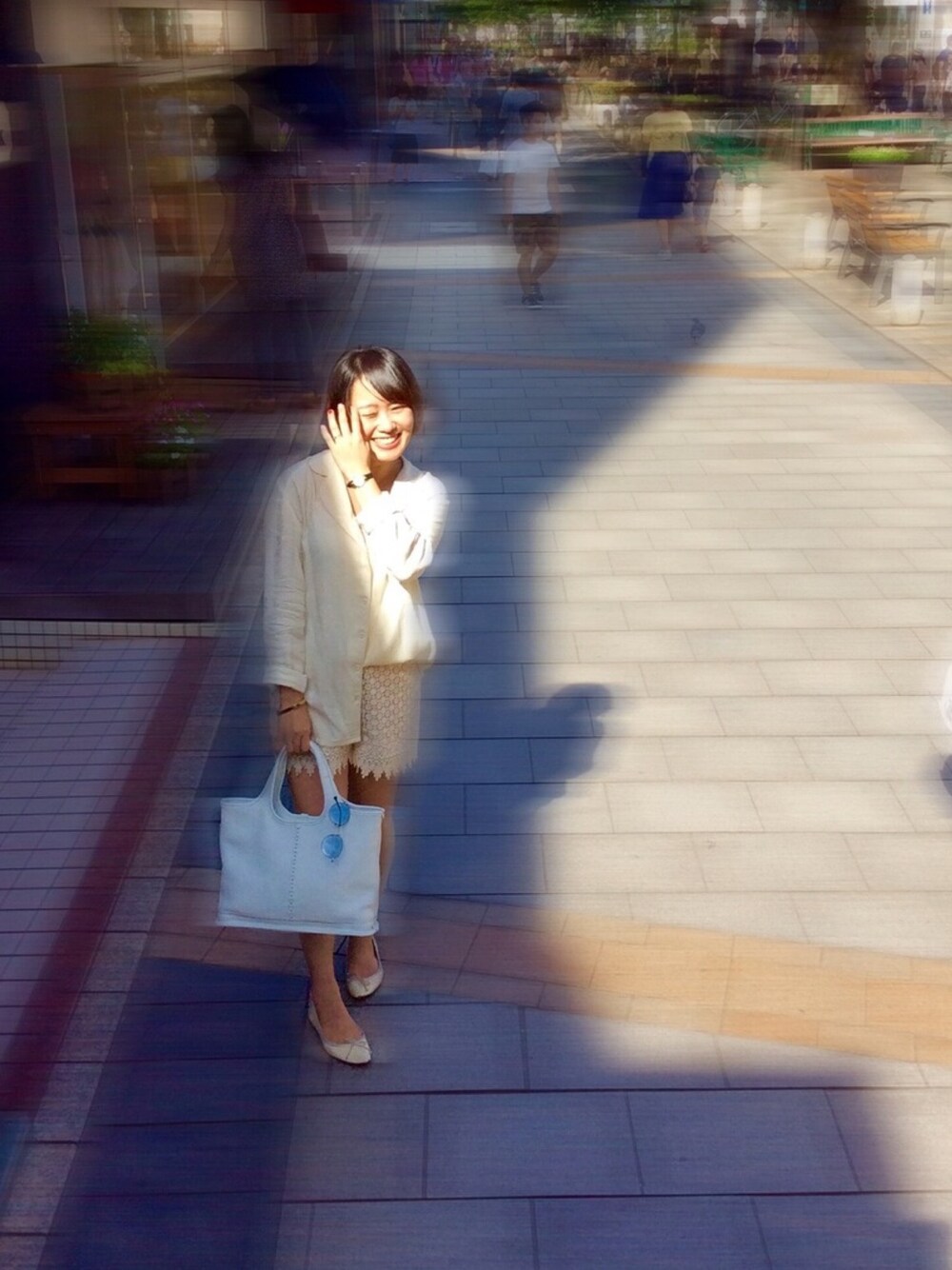 「夏、シンプルコーデ、今日のコーデ、暑い、ootd、低身長、white、RAWLIFE、verynerd、ショートパンツ」｜「RAWLIFEのアイテム（シャツ/ブラウス、ホワイト系）」を使った、chieさん（レディース・147cm）の夏コーディネートの1枚目の写真