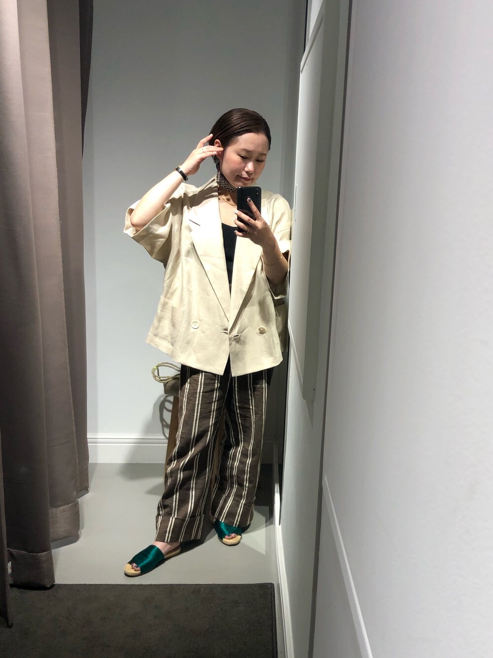 「シンプル、休日スタイル、ゆるコーデ、きれいめカジュアル、夏、着回しコーデ、低身長、ROBES&CONFECTIONS、RAWLIFE、リネン」｜「ROBES&CONFECTIONSのRobes&Confections/ローブス&コンフェクションズ/ﾘﾈﾝ ｼｮｰﾄJKT（テーラードジャケット、ホワイト系）」を使った、chieさん（レディース・147cm）の夏コーディネートの1枚目の写真