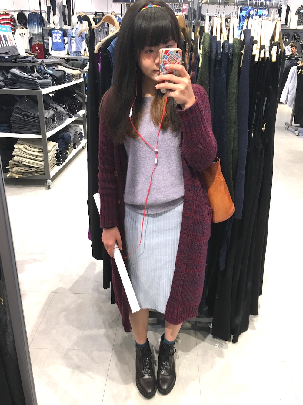 「UNIQLOのアイテム（スウェット、パープル系）」を使った、ひこみさん（レディース・164cm）の春コーディネートの1枚目の写真