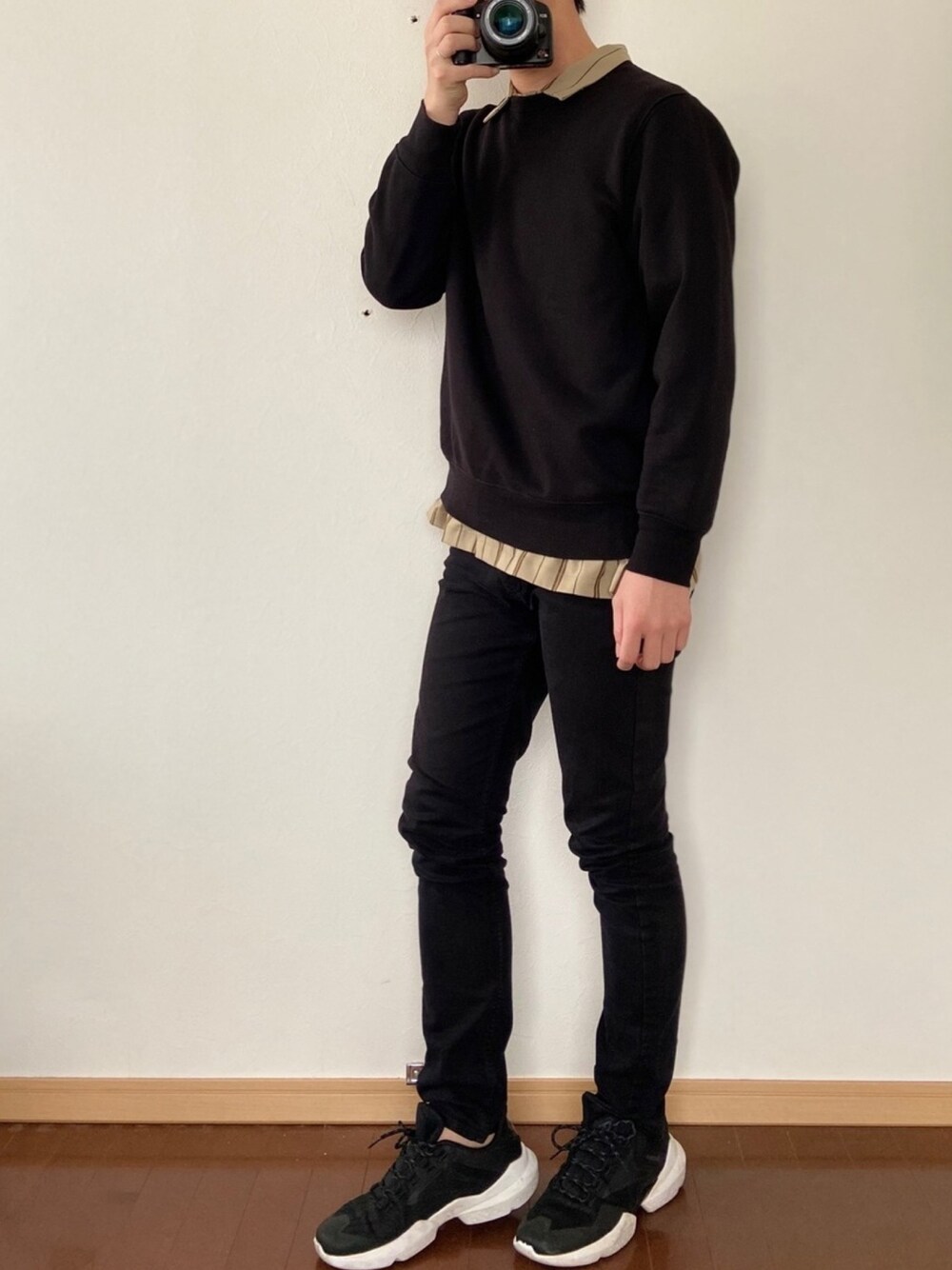 「おしゃれさんと繋がりたい、プチプラ、プチプラコーデ、大学生、ブラック、黒スキニー、スニーカー、reebok、GU」｜「H&MのH&M - スキニーデニム - ブラック（その他パンツ、ブラック系）」を使った、ryuyaさん（メンズ・179cm）の春コーディネートの1枚目の写真