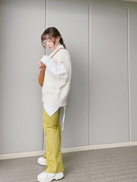 KaiYue Wang使用「CLANE（CABLE KNIT VEST）」的時尚穿搭
