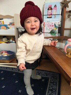 「babygap」｜「アイテム（スウェット）」を使った、HANNAさん（キッズ・70cm）の秋コーディネート