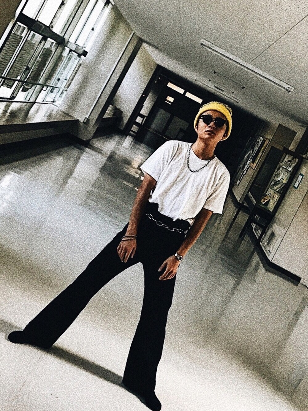 「supreme、A.D.S.R.、UNIQLO、Levi's、junya watanabe、プチプラ、ファストファッション、GUCCI、DIY、学校」｜「Supreme のアイテム（ニットキャップ/ビーニー、イエロー系）」を使った、Natsuki.Iさん（メンズ・172cm）の秋コーディネートの1枚目の写真
