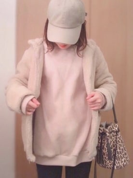 「消えそうな色コーデ」｜「アイテム（スウェット）」を使った、えみ氏¨̮さん（レディース・159cm）の冬コーディネート