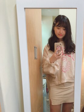 「QUEEN SHOP（クイーンショップ）のアイテム（トップス、ベージュ系）」を使った、Minさん（レディース・162cm）の冬コーディネート