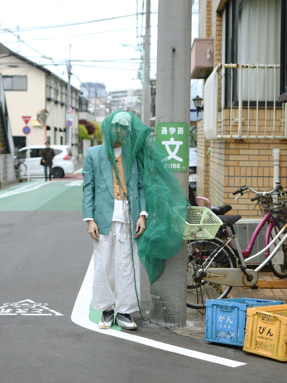 「古着、古着コーデ、ジャケット、ベスト、ネット、ダサい、ヴィンテージ、ビンテージ、春、シンプル」｜「古着のアイテム（その他、グリーン系）」を使った、daredemonaiyamadaさん（メンズ・177cm）の春コーディネートの1枚目の写真