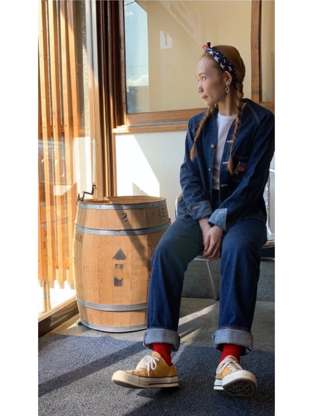 「デニムオンデニム、デニム、ママコーデ、三つ編み、アメカジ、スタイルファクトリー、スタイルファクトリー小樽、stylefactory、stylefactory小樽」｜「TCB jeansのアイテム（デニムパンツ、ブルー系）」を使った、nagisaさん（レディース・155cm）の春コーディネートの1枚目の写真