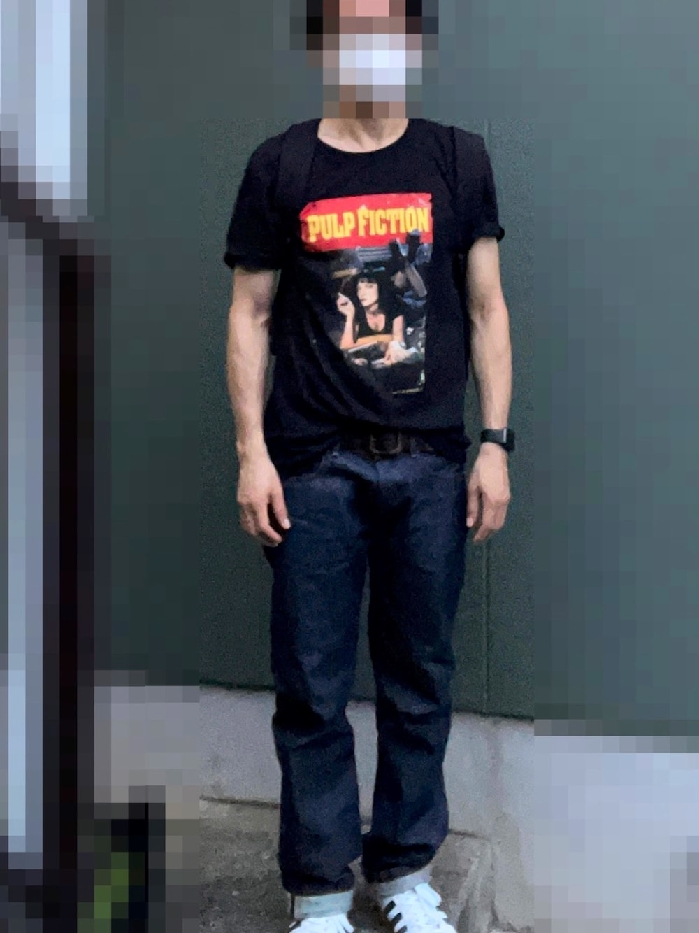 「休日スタイル、APCデニム、フォトT」｜「A.P.C.のA.P.C. New Standard Indigo Jeans（デニムパンツ、ブルー系）」を使った、ウエダ上ださん（メンズ・173cm）の夏コーディネートの1枚目の写真