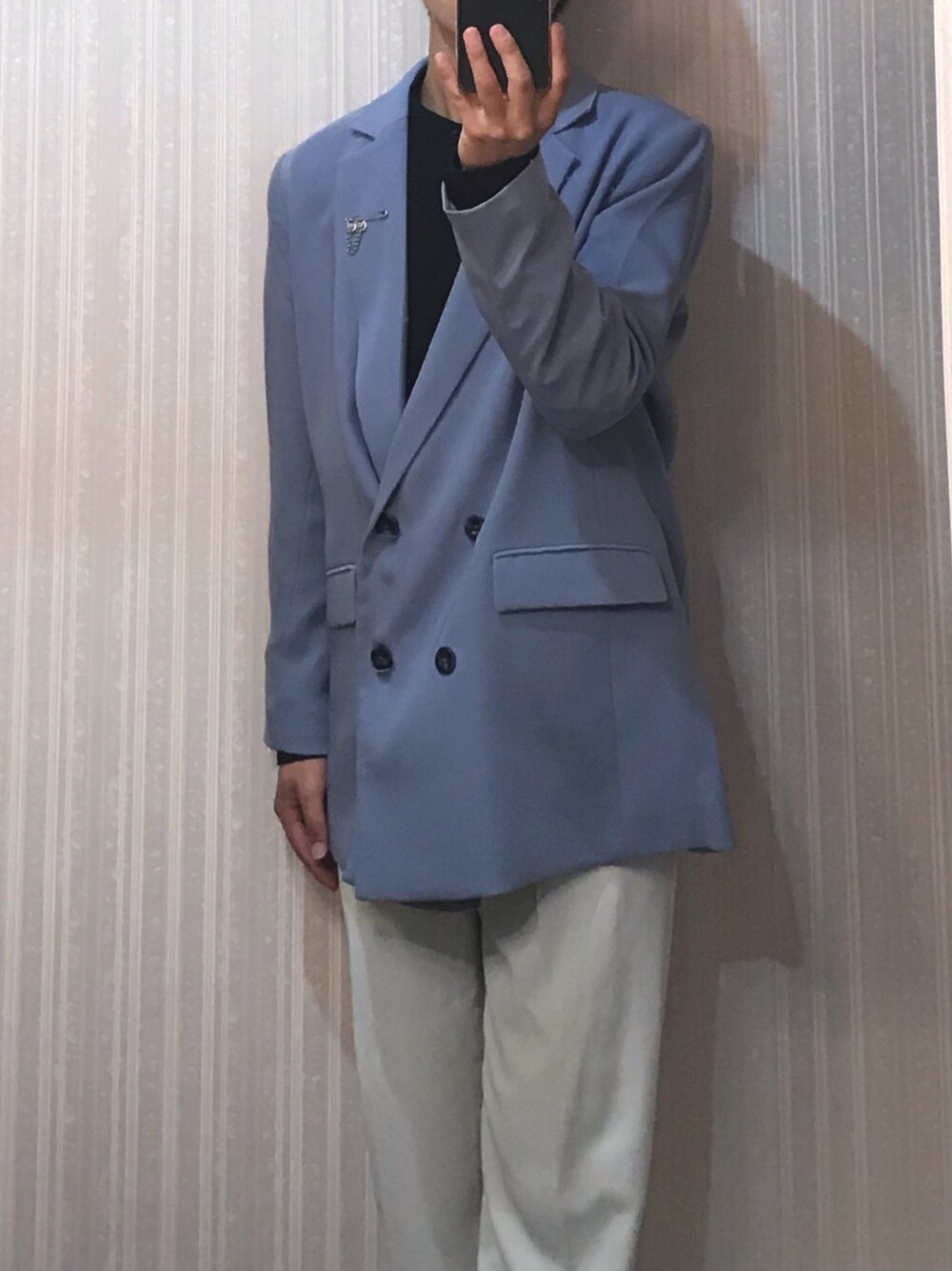 「UNIQLO、GU、お洒落さんとつながりたい、シンプルコーデ、秋冬コーデ、大人コーデ、スニーカー、ブラウン、いいね、save、フォローお願いします🤑、大人カジュアル」｜「GUのアイテム（テーラードジャケット、ブルー系）」を使った、SENAさん（メンズ・172cm）の秋コーディネートの1枚目の写真