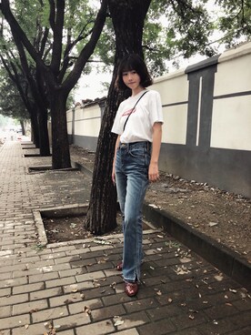 「MOUSSY（マウジー）のアイテム（Tシャツ/カットソー、ホワイト系）」を使った、宇直少女さん（レディース）の冬コーディネート