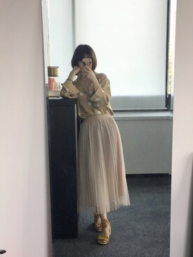 「MOUSSY（マウジー）のアイテム（シャツ/ブラウス、ベージュ系）」を使った、宇直少女さん（レディース）の冬コーディネート