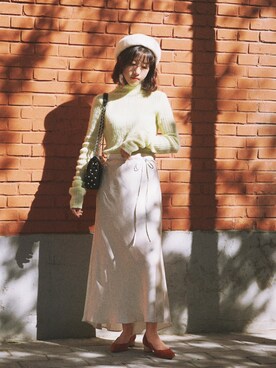 「Mila Owen（ミラオーウェン）のアイテム（スカート、ベージュ系）」を使った、宇直少女さん（レディース）の冬コーディネート