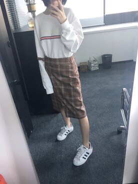 「adidas（アディダス）のアイテム（スニーカー、ホワイト系）」を使った、宇直少女さん（レディース）の冬コーディネート