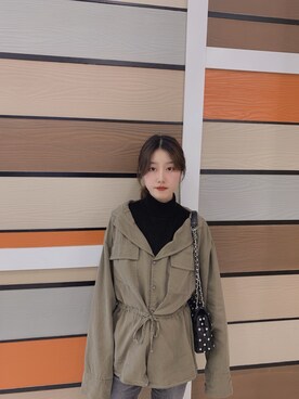 「MURUA（ムルーア）のアイテム（シャツ/ブラウス、グリーン系）」を使った、宇直少女さん（レディース）の春コーディネート