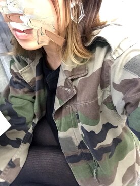 「ミニタリー」｜「アイテム（アクセサリー）」を使った、KOMAIさん（レディース・155cm）の秋コーディネート