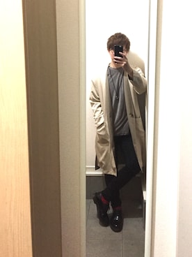 「美容師」｜「アイテム（チェスターコート）」を使った、TAMAさん（メンズ・165cm）の春コーディネート