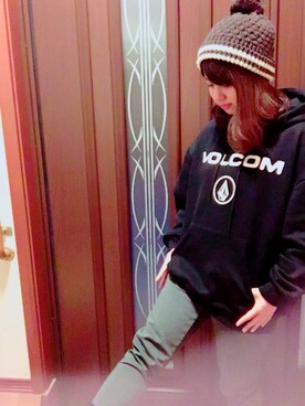 「VOLCOM」｜「アイテム（ニットキャップ/ビーニー）」を使った、ほー☺︎さん（レディース・151cm）の冬コーディネート