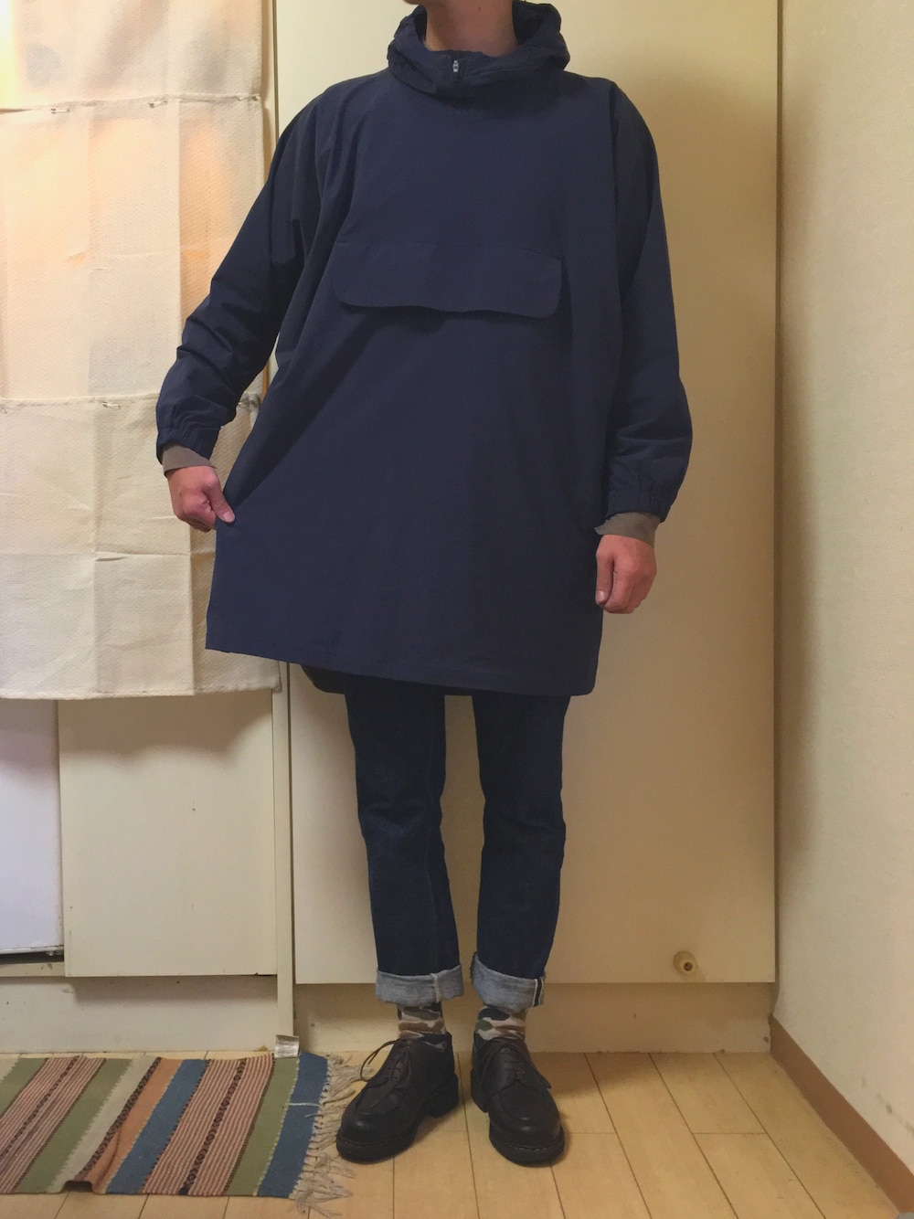 「アウトドアスタイル、YAECA、Paraboot」｜「YAECAのアイテム（マウンテンパーカー、ブルー系）」を使った、 Yoshidaさん（メンズ・168cm）の冬コーディネートの1枚目の写真