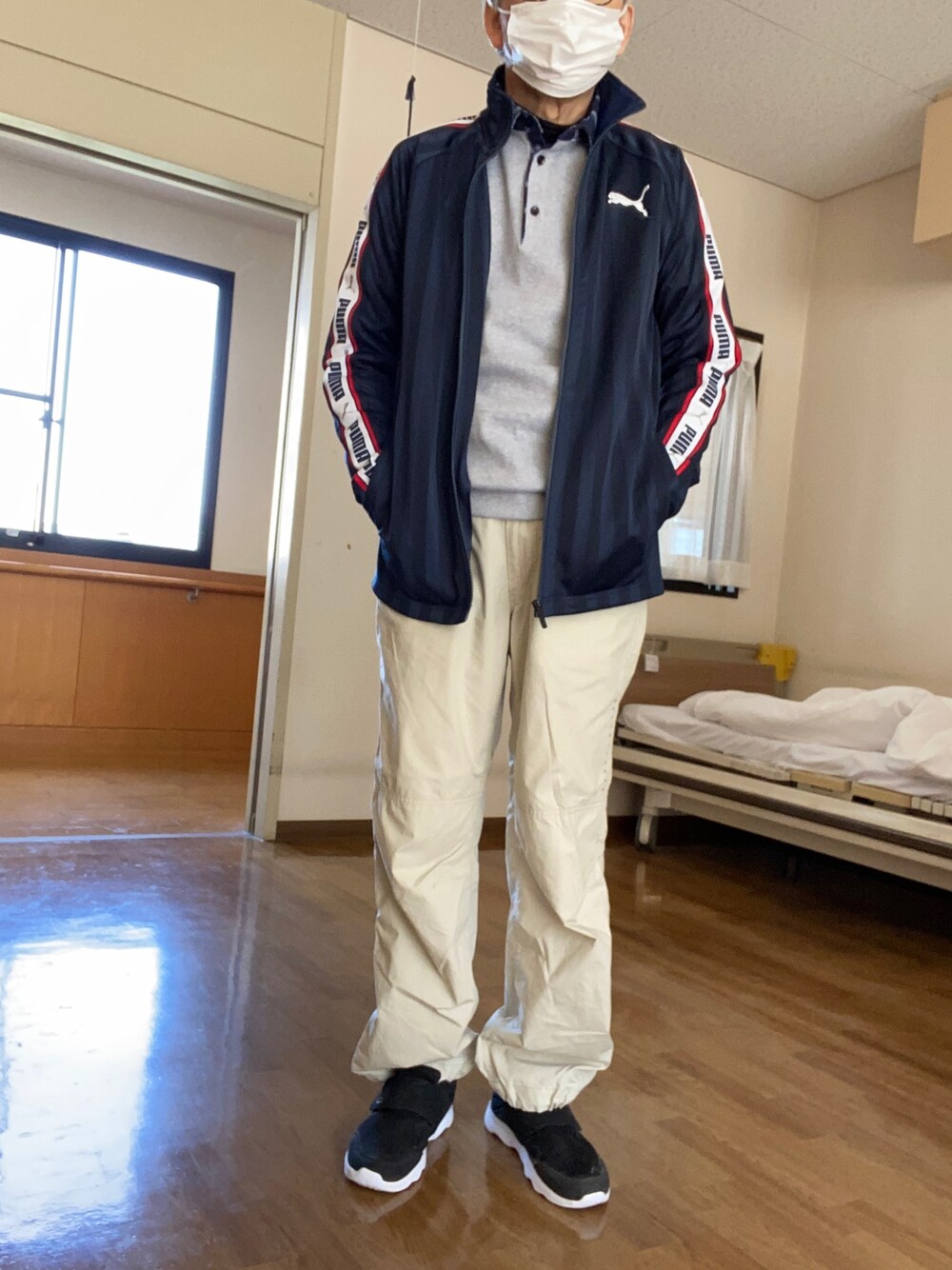 「PEARLY GATESのアイテム（その他パンツ、ホワイト系）」を使った、F.minoruさん（メンズ・168cm）の春コーディネートの1枚目の写真