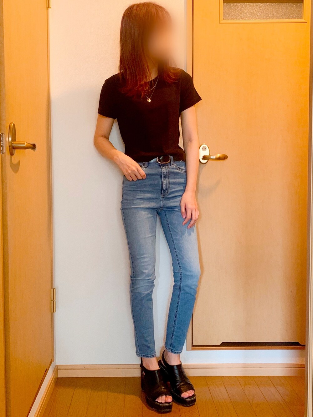 「大人カジュアル、休日スタイル、ラフ、プチプラコーデ、大人女子、シンプル、GU、夏コーデ」｜「GUのアイテム（Tシャツ/カットソー、ブラック系）」を使った、あむさん（レディース・160cm）の夏コーディネートの1枚目の写真
